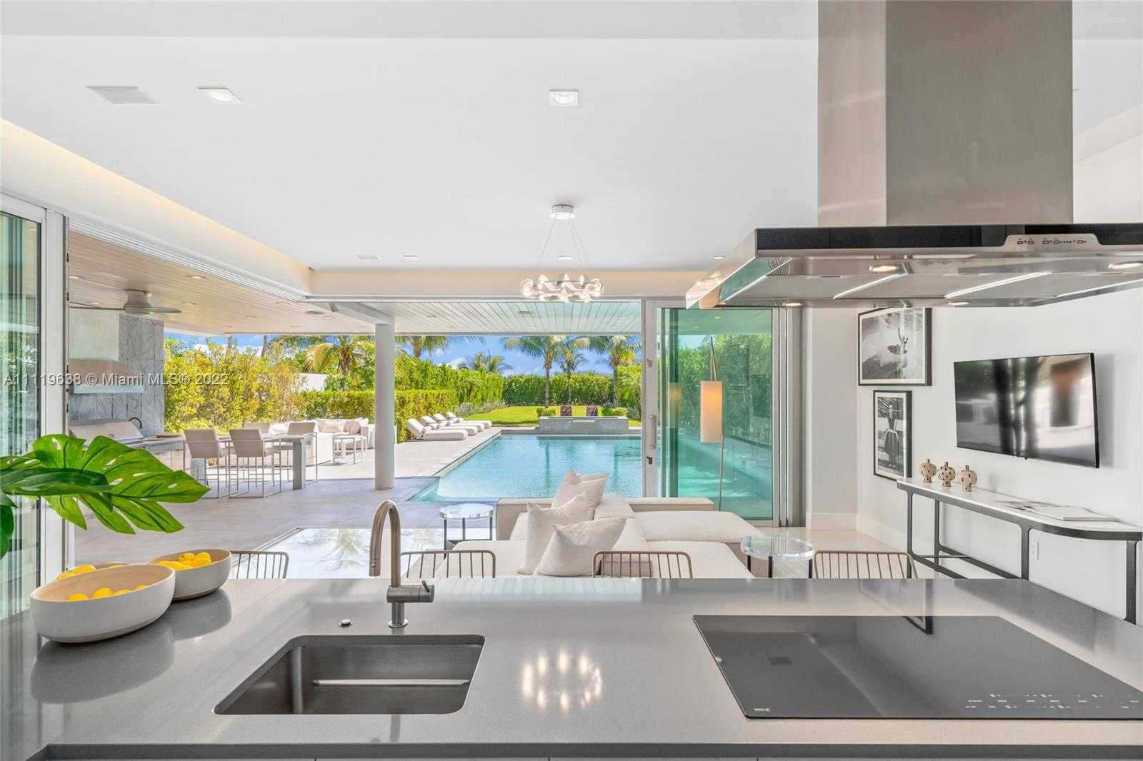 Small Image of 7833 Atlantic Way, Miami Beach, FL 33141, USA Number 17