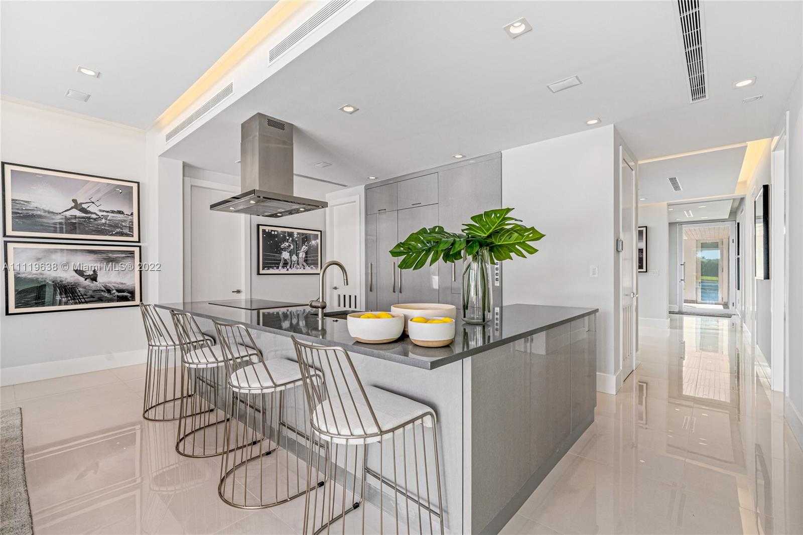 Small Image of 7833 Atlantic Way, Miami Beach, FL 33141, USA Number 18