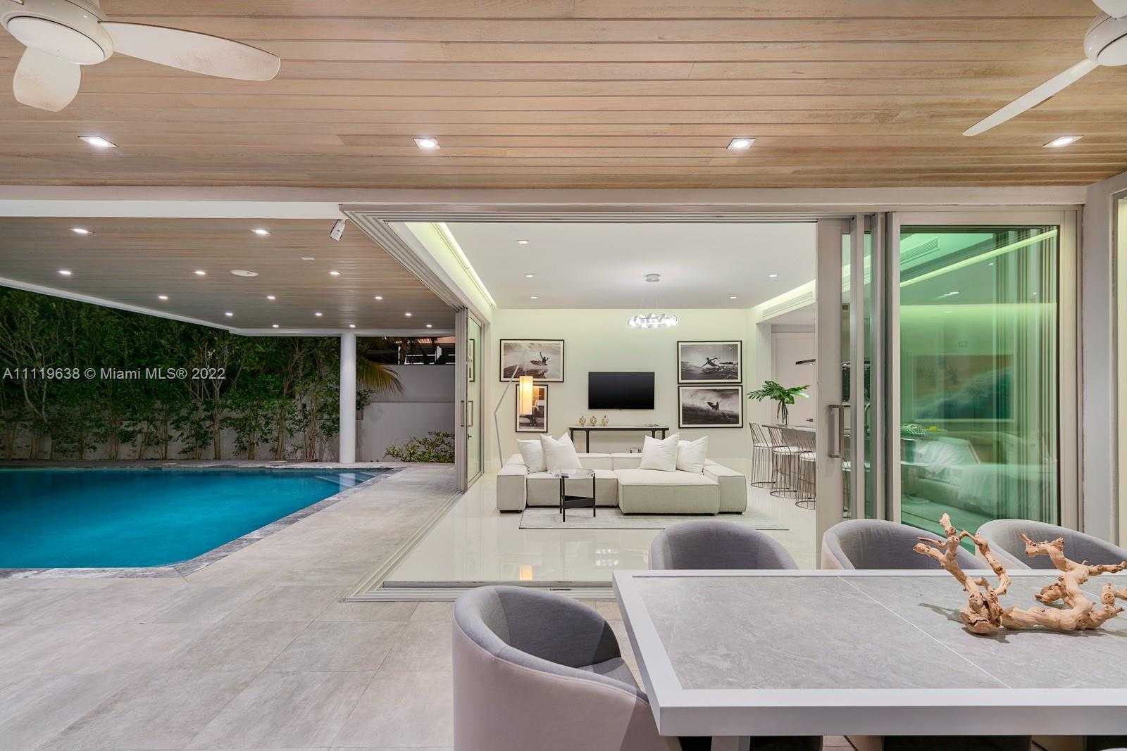 Small Image of 7833 Atlantic Way, Miami Beach, FL 33141, USA Number 26