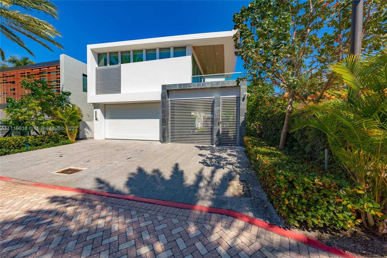 Small Image of 7833 Atlantic Way, Miami Beach, FL 33141, USA Number 3