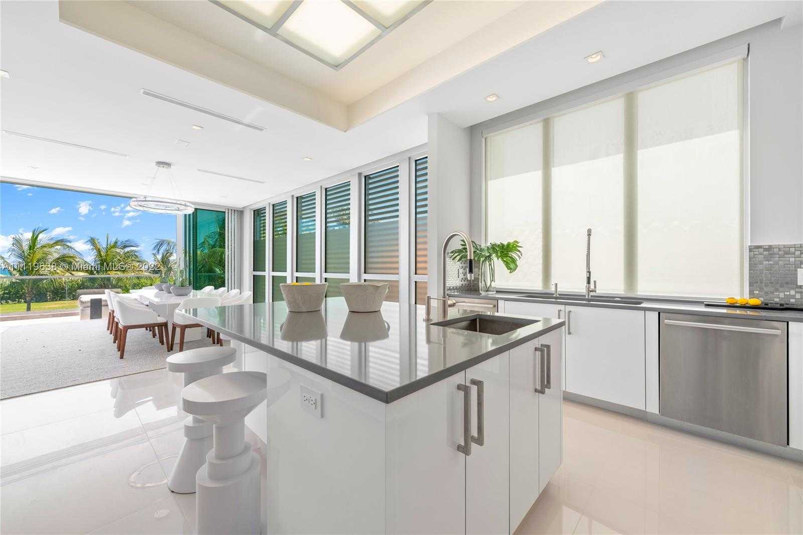 Small Image of 7833 Atlantic Way, Miami Beach, FL 33141, USA Number 38