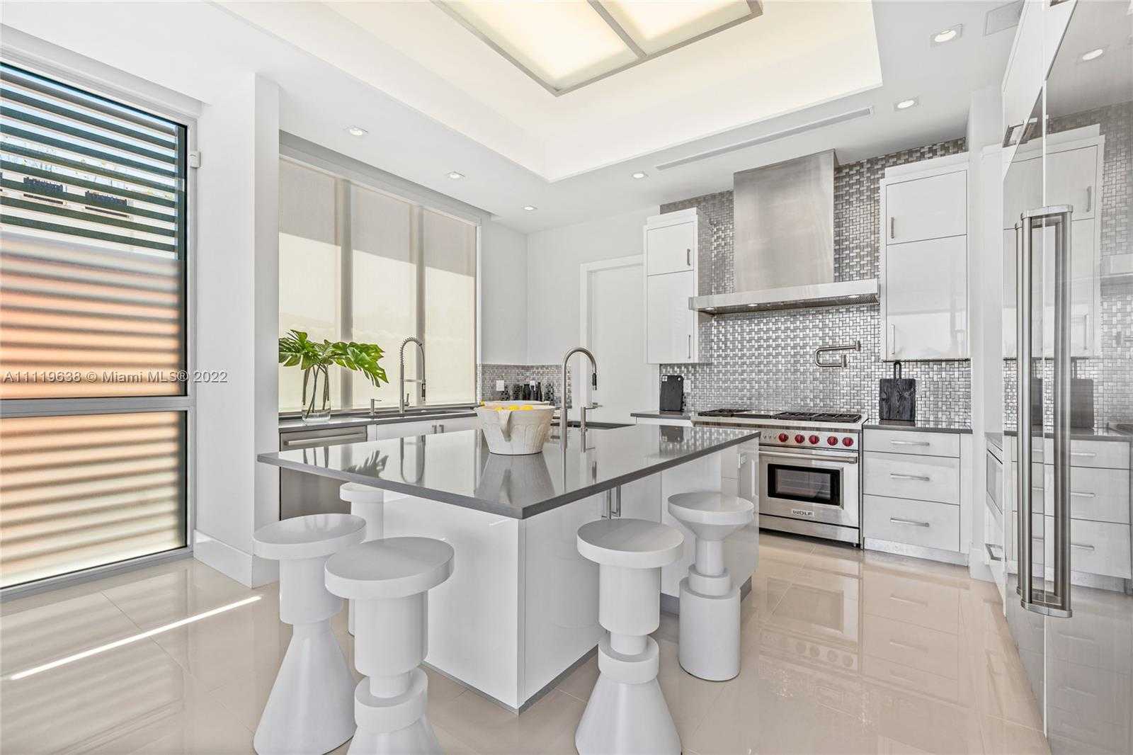 Small Image of 7833 Atlantic Way, Miami Beach, FL 33141, USA Number 39