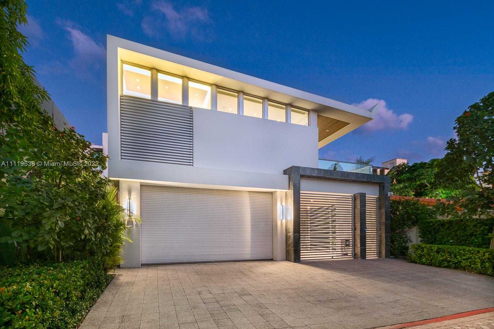 Small Image of 7833 Atlantic Way, Miami Beach, FL 33141, USA Number 4