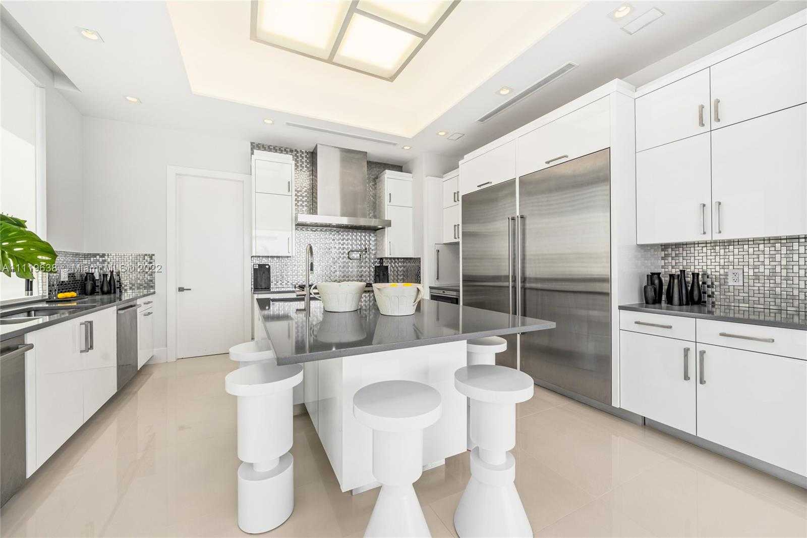 Small Image of 7833 Atlantic Way, Miami Beach, FL 33141, USA Number 40