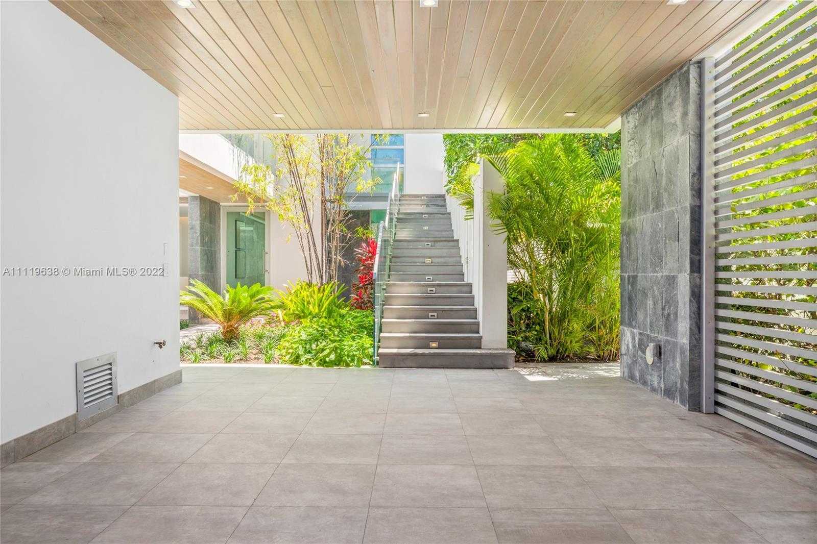 Small Image of 7833 Atlantic Way, Miami Beach, FL 33141, USA Number 6