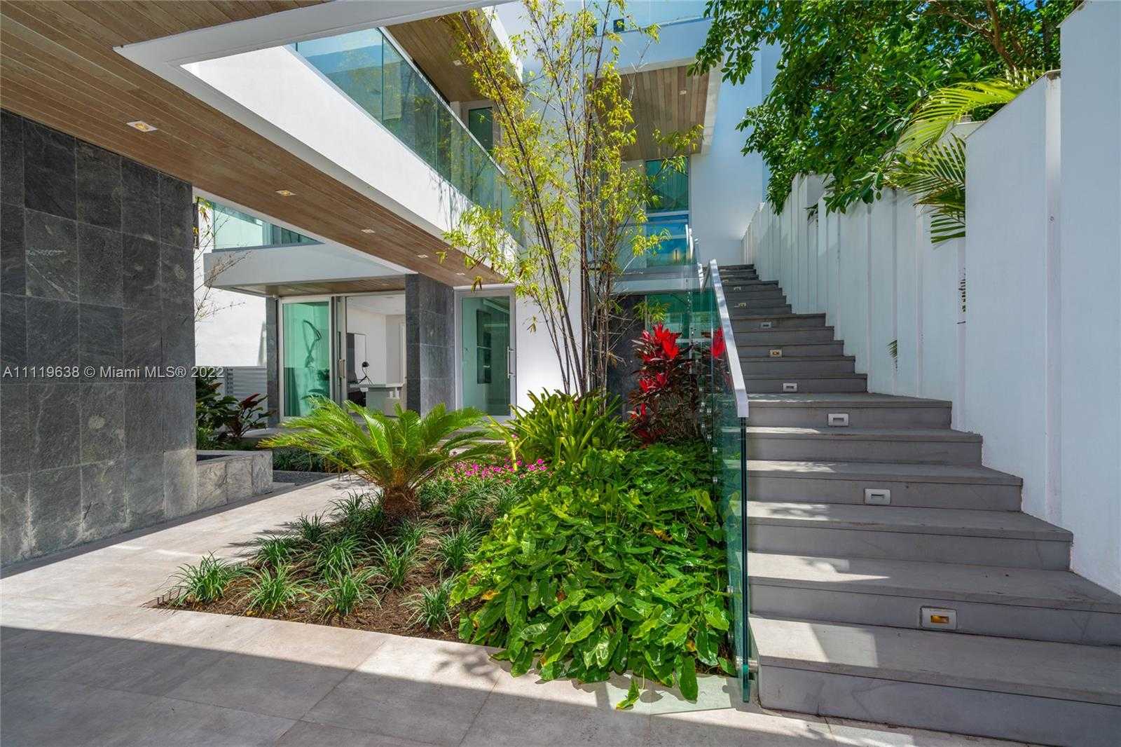 Small Image of 7833 Atlantic Way, Miami Beach, FL 33141, USA Number 7