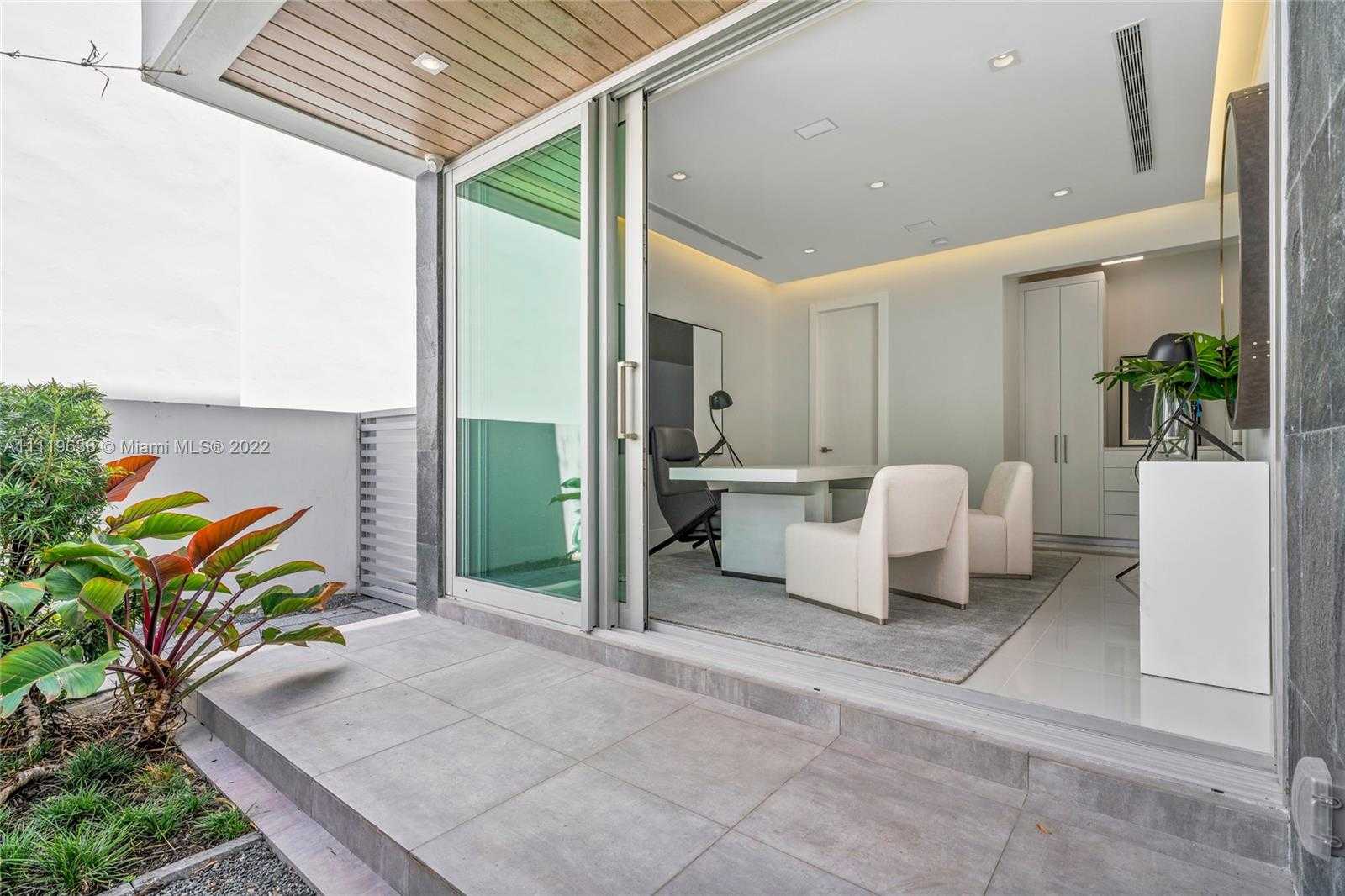 Small Image of 7833 Atlantic Way, Miami Beach, FL 33141, USA Number 9