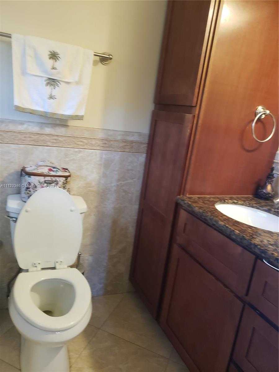 Small Image of 220 NW 41st St, Oakland Park, FL 33309, USA Number 10