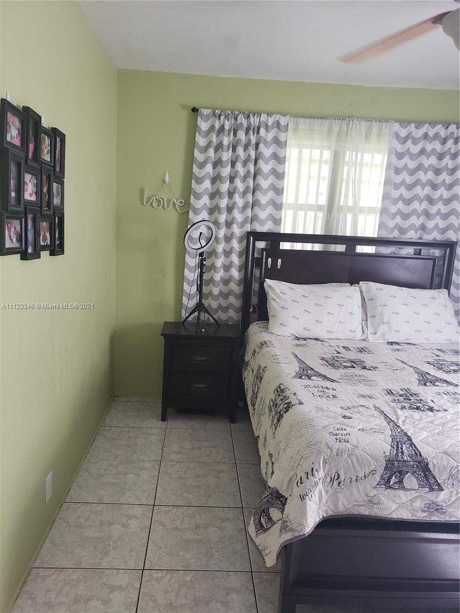 Small Image of 220 NW 41st St, Oakland Park, FL 33309, USA Number 12