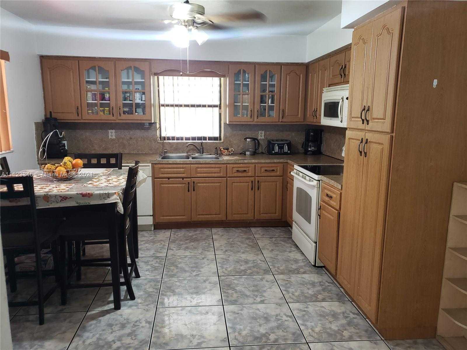 Small Image of 220 NW 41st St, Oakland Park, FL 33309, USA Number 28