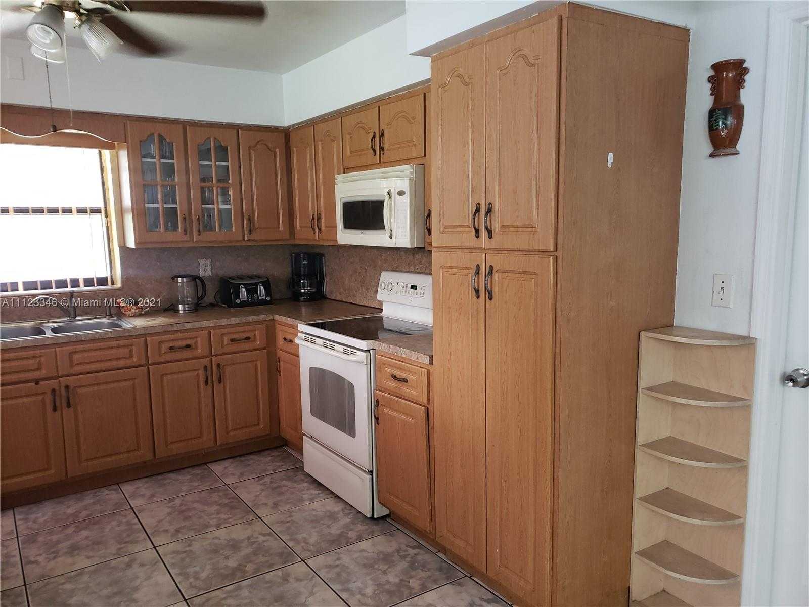 Small Image of 220 NW 41st St, Oakland Park, FL 33309, USA Number 30