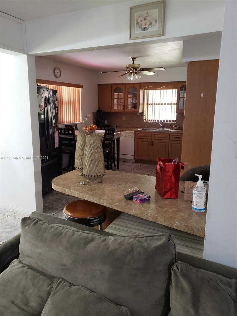 Small Image of 220 NW 41st St, Oakland Park, FL 33309, USA Number 34