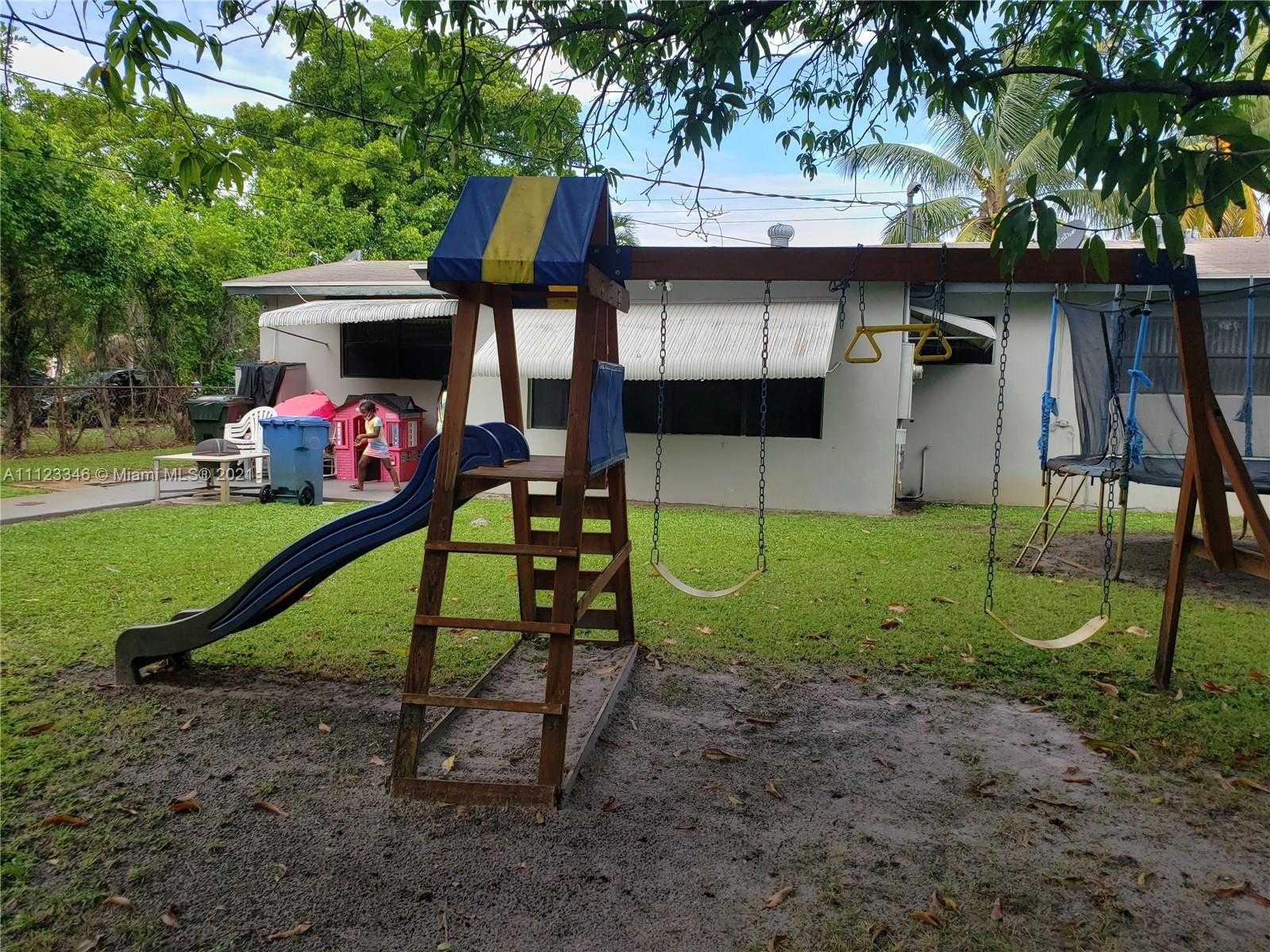 Small Image of 220 NW 41st St, Oakland Park, FL 33309, USA Number 41