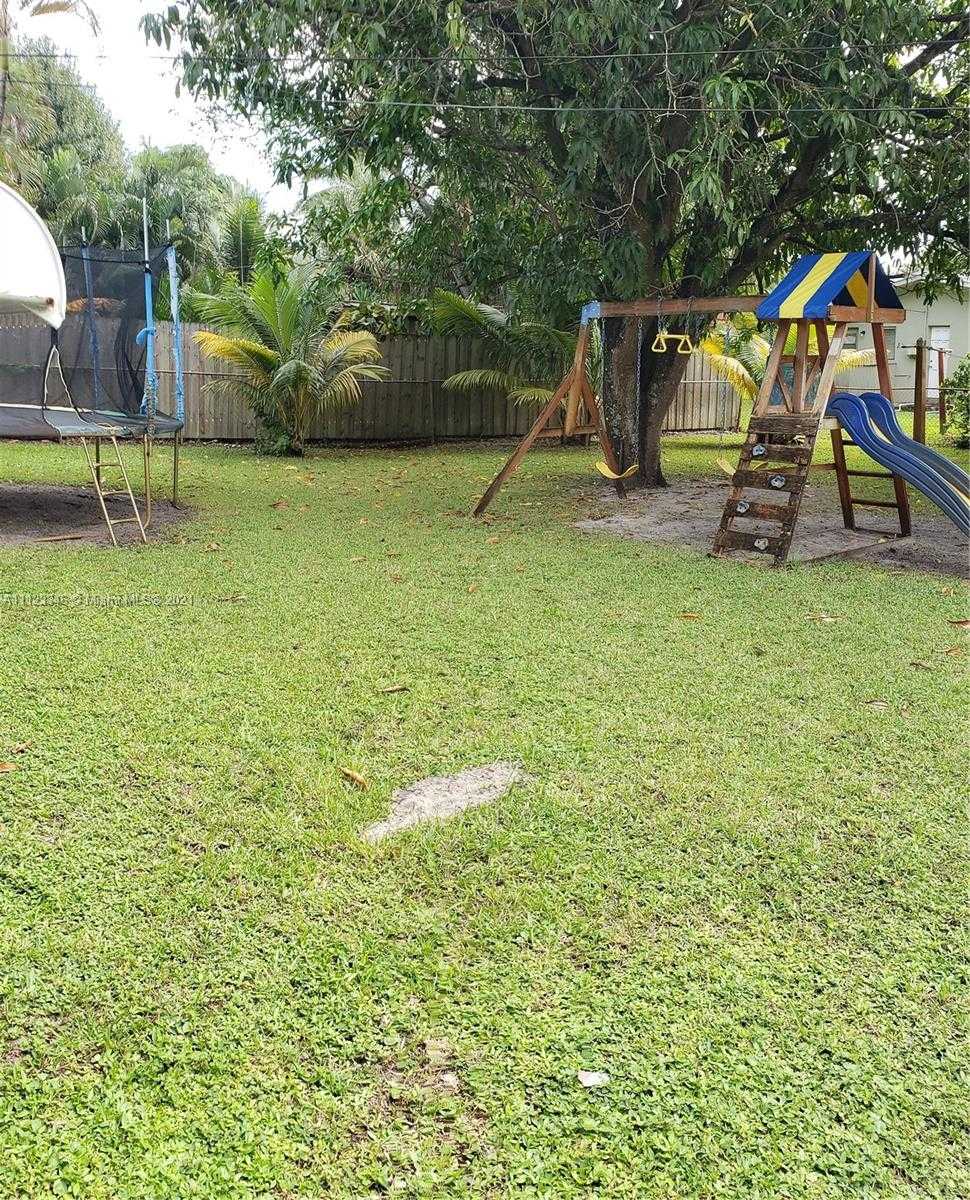 Small Image of 220 NW 41st St, Oakland Park, FL 33309, USA Number 42
