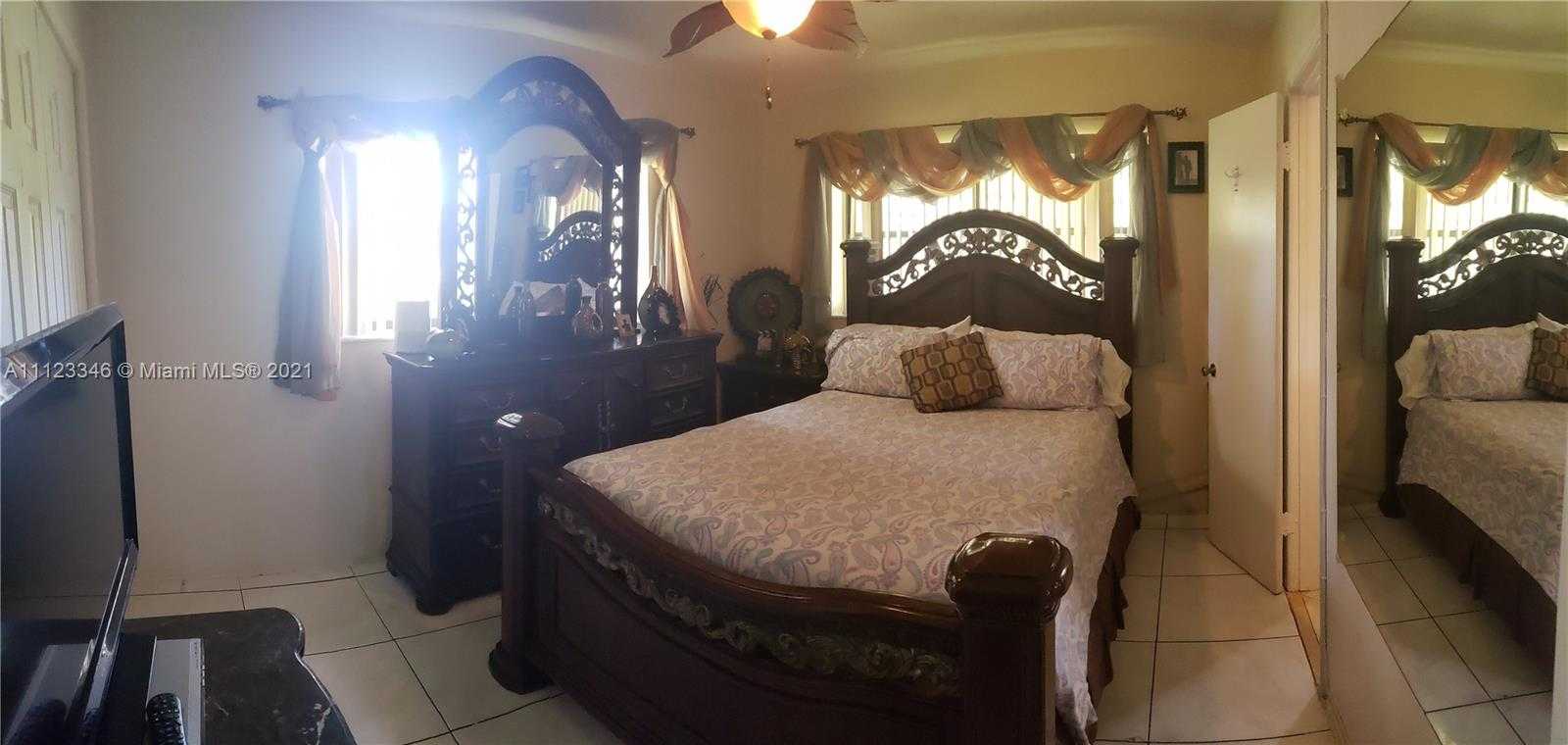 Small Image of 220 NW 41st St, Oakland Park, FL 33309, USA Number 5