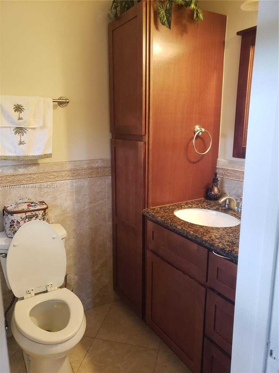 Small Image of 220 NW 41st St, Oakland Park, FL 33309, USA Number 8