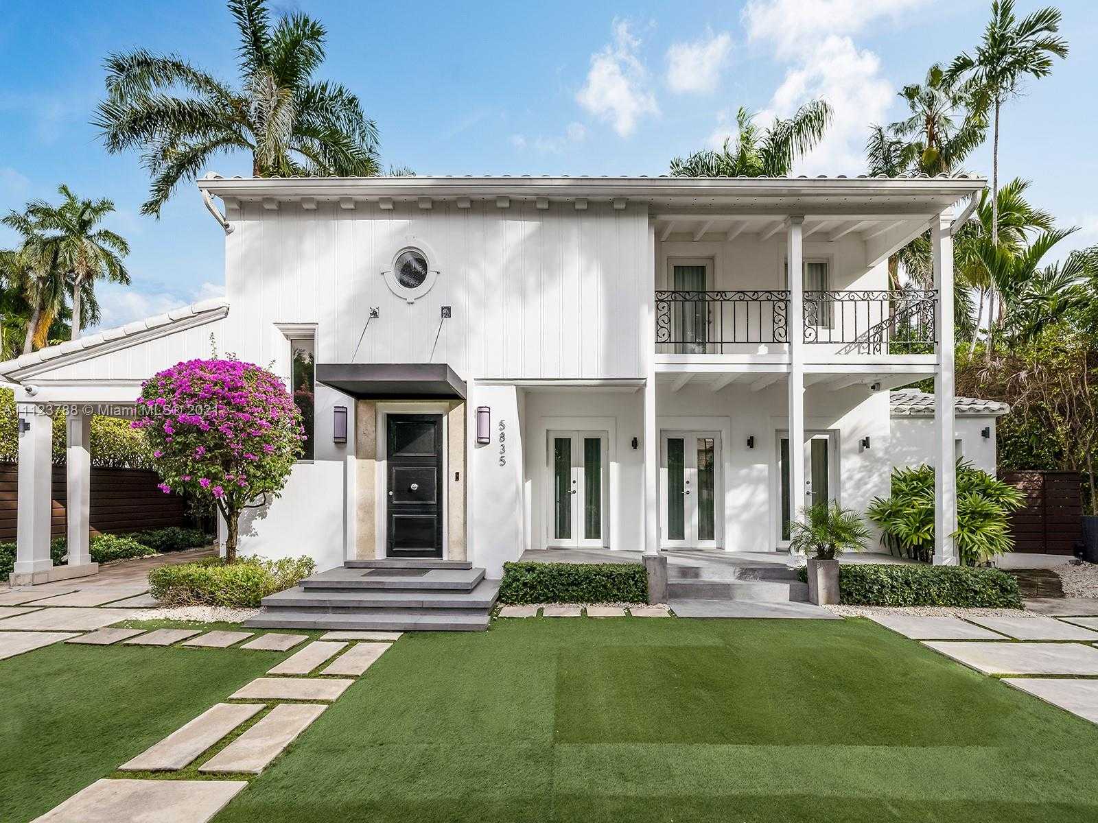 Small Image of 5835 N Bay Rd, Miami Beach, FL 33140, USA Number 2