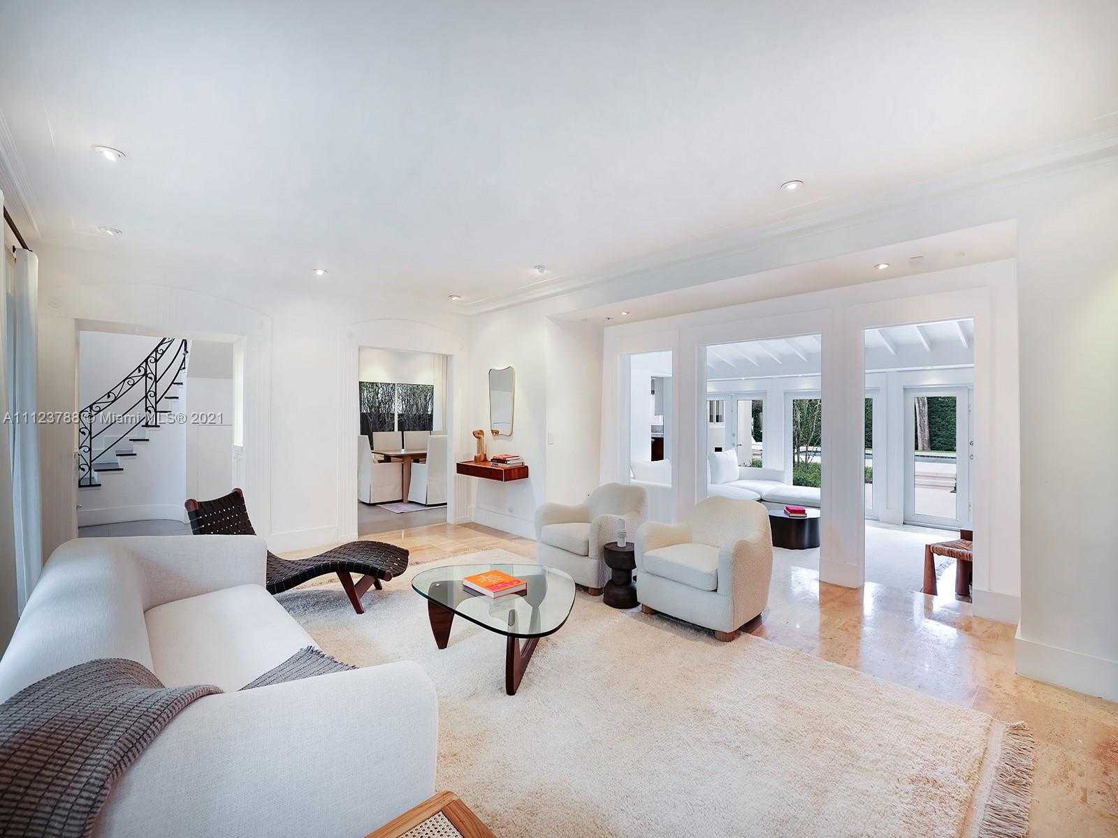Small Image of 5835 N Bay Rd, Miami Beach, FL 33140, USA Number 4