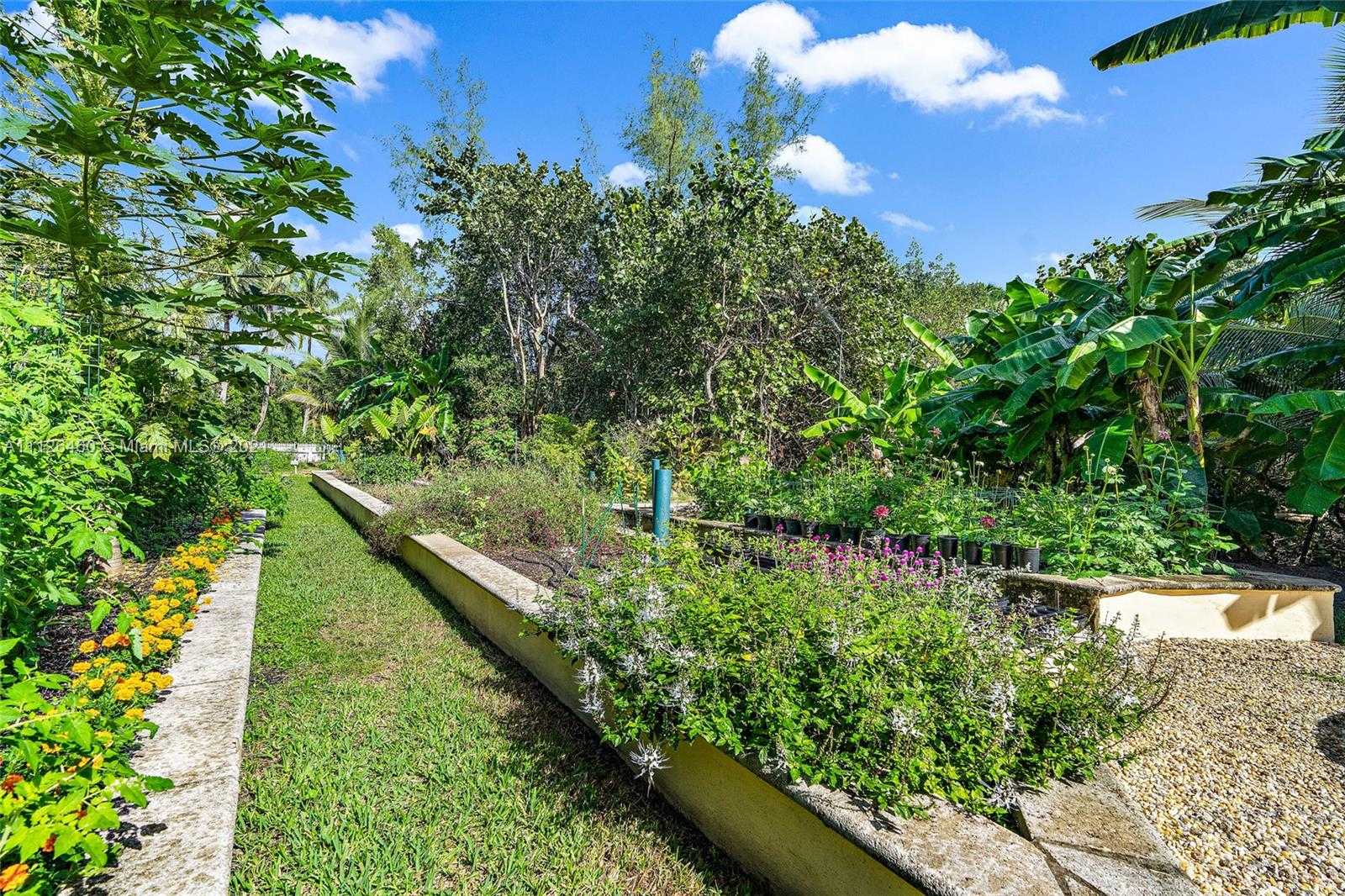 Small Image of 488 S Beach Rd, Hobe Sound, FL 33455, USA Number 58