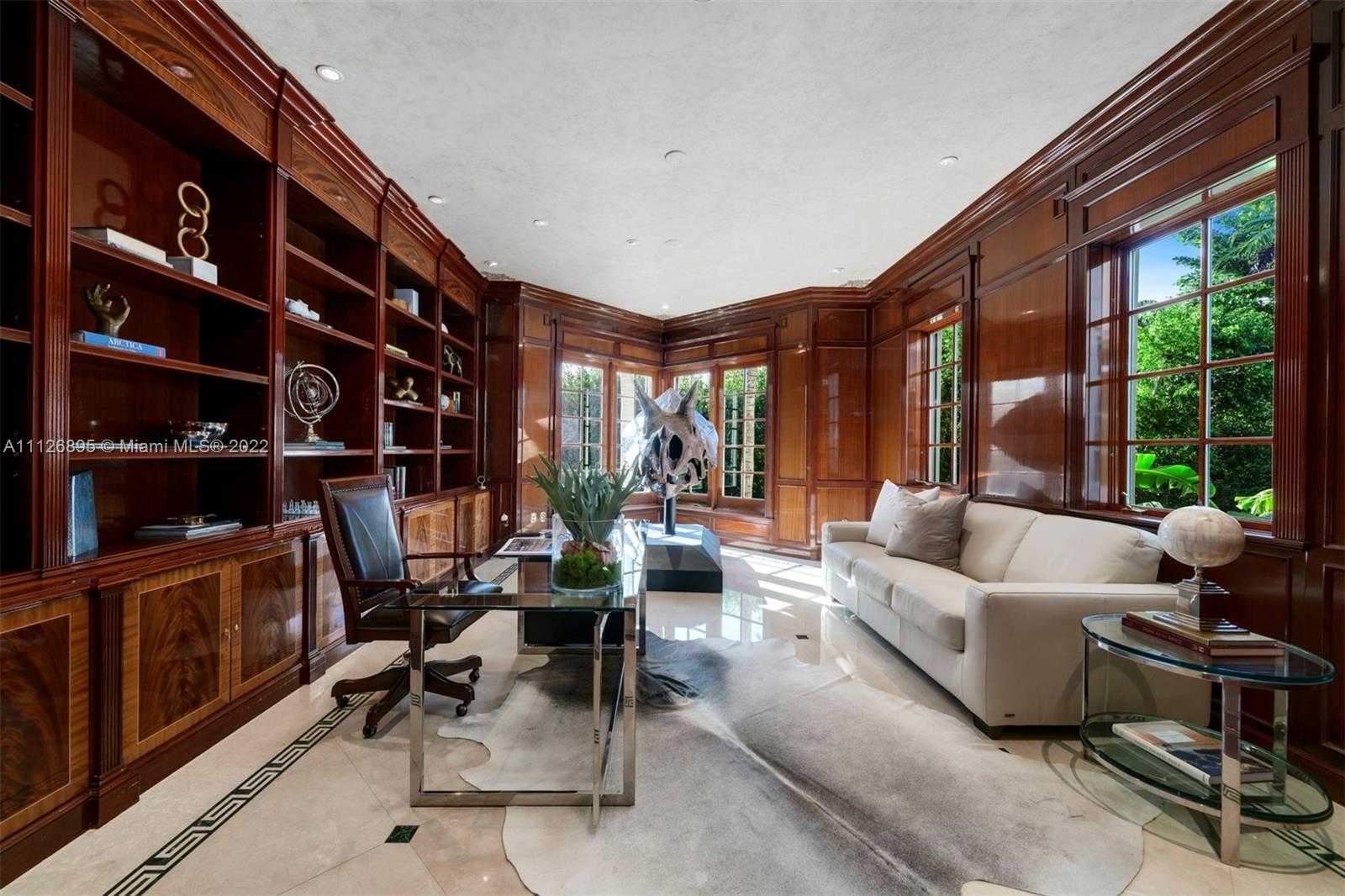 Small Image of 585 Arvida Pkwy, Coral Gables, FL 33156, USA Number 14