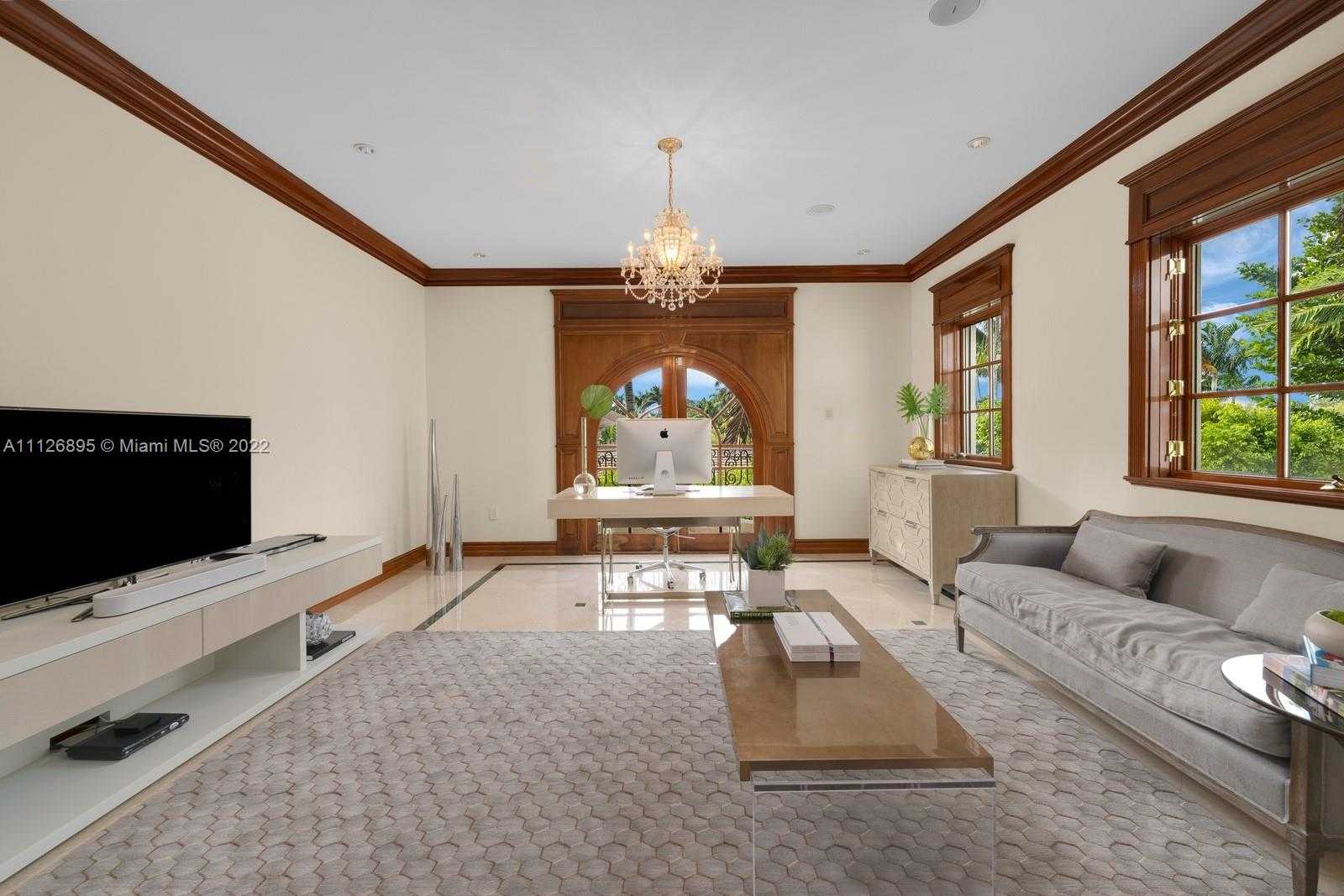 Small Image of 585 Arvida Pkwy, Coral Gables, FL 33156, USA Number 15