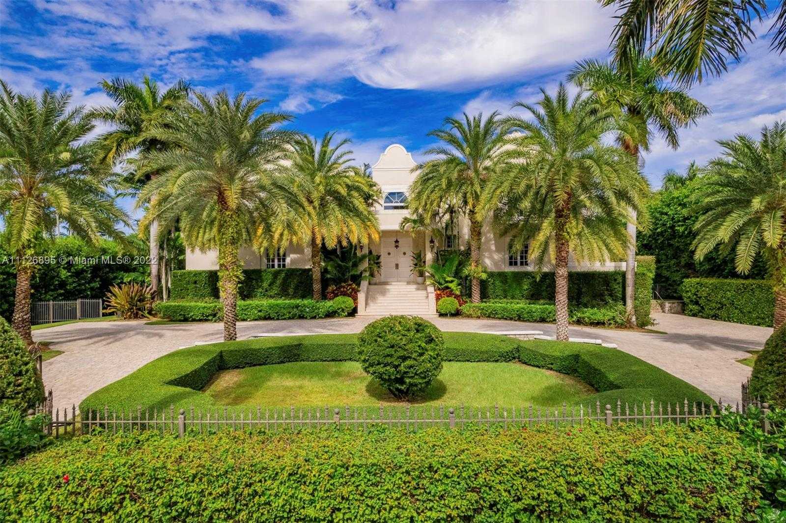 Small Image of 585 Arvida Pkwy, Coral Gables, FL 33156, USA Number 2