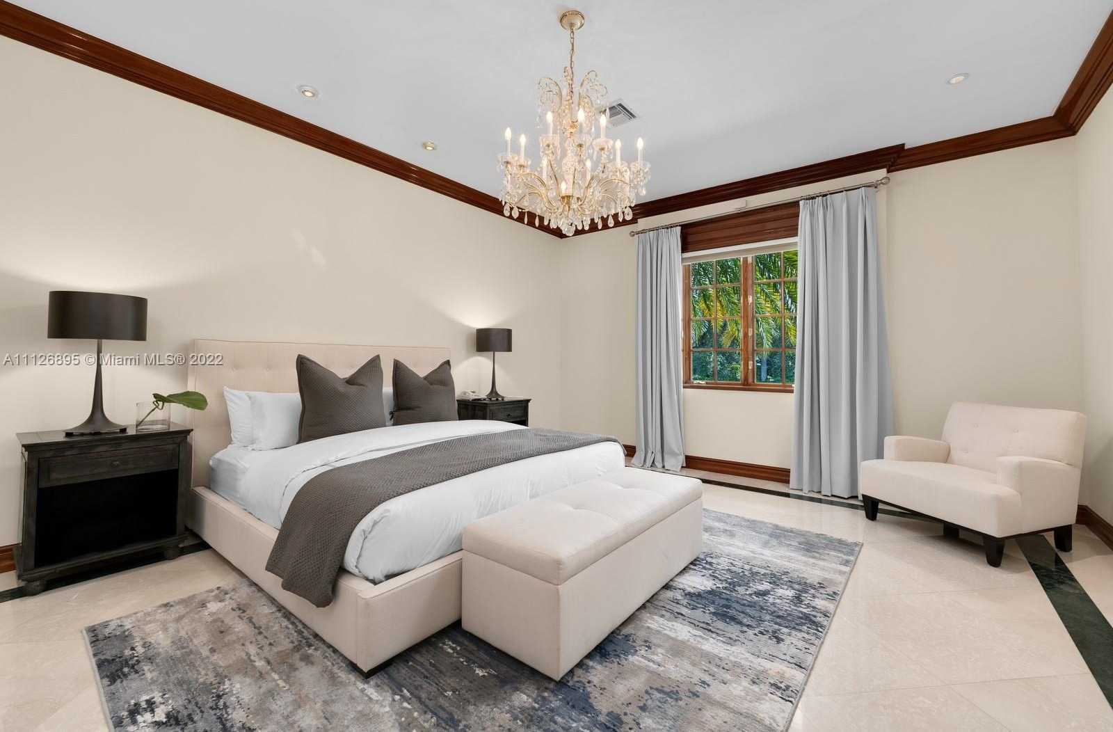 Small Image of 585 Arvida Pkwy, Coral Gables, FL 33156, USA Number 24