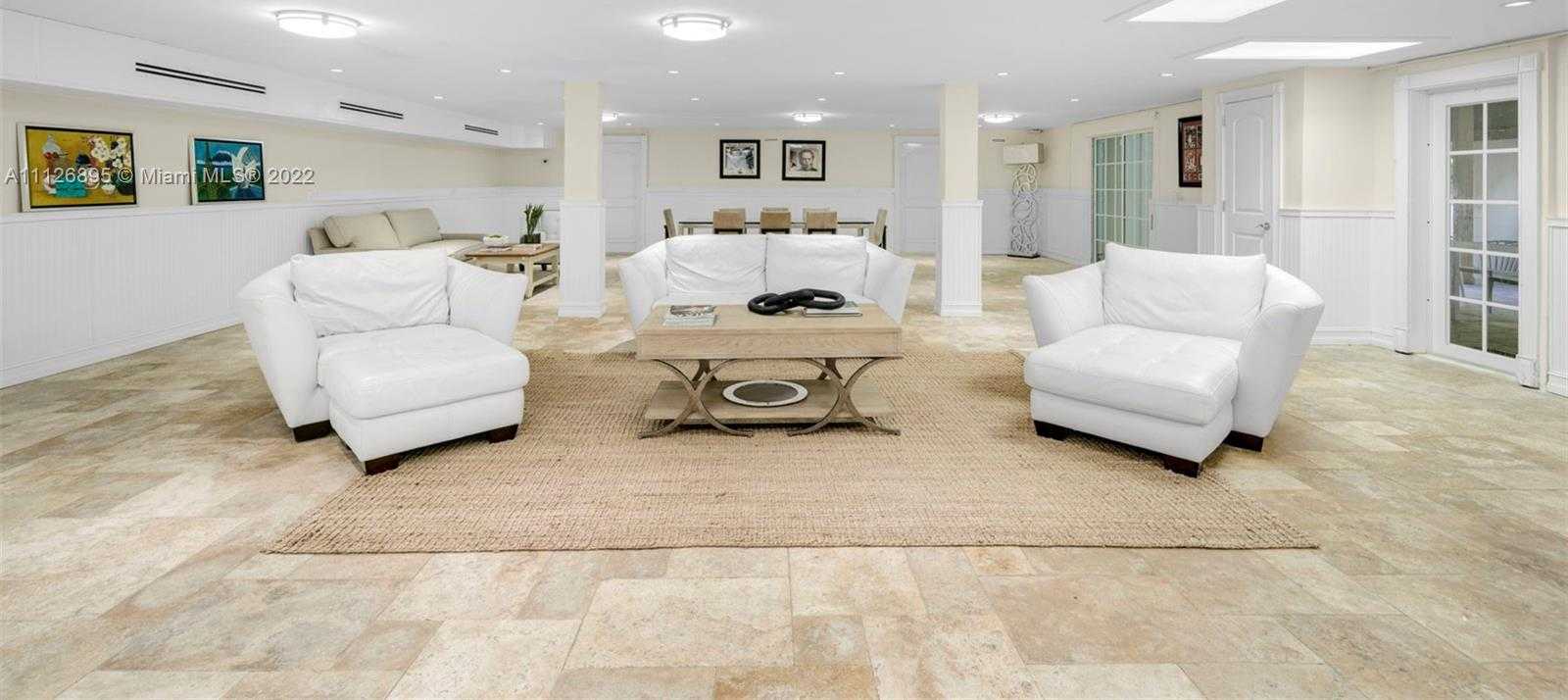 Small Image of 585 Arvida Pkwy, Coral Gables, FL 33156, USA Number 25