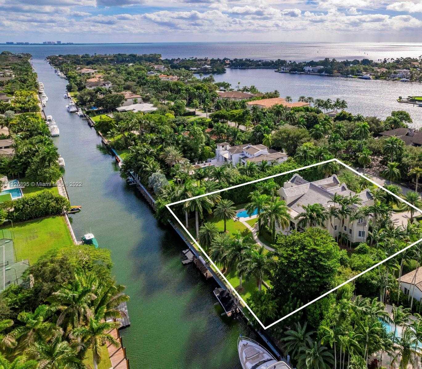 Small Image of 585 Arvida Pkwy, Coral Gables, FL 33156, USA Number 3