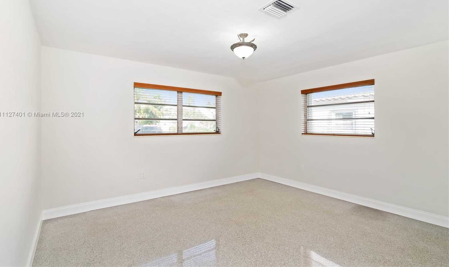 Small Image of 3234 Pierce St, Hollywood, FL 33021, USA Number 10