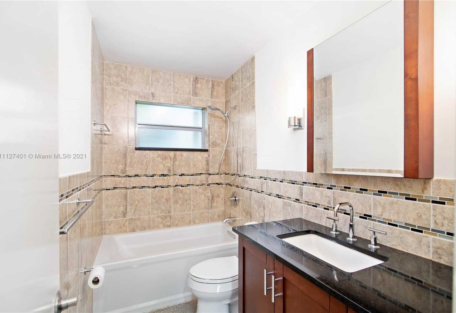 Small Image of 3234 Pierce St, Hollywood, FL 33021, USA Number 11