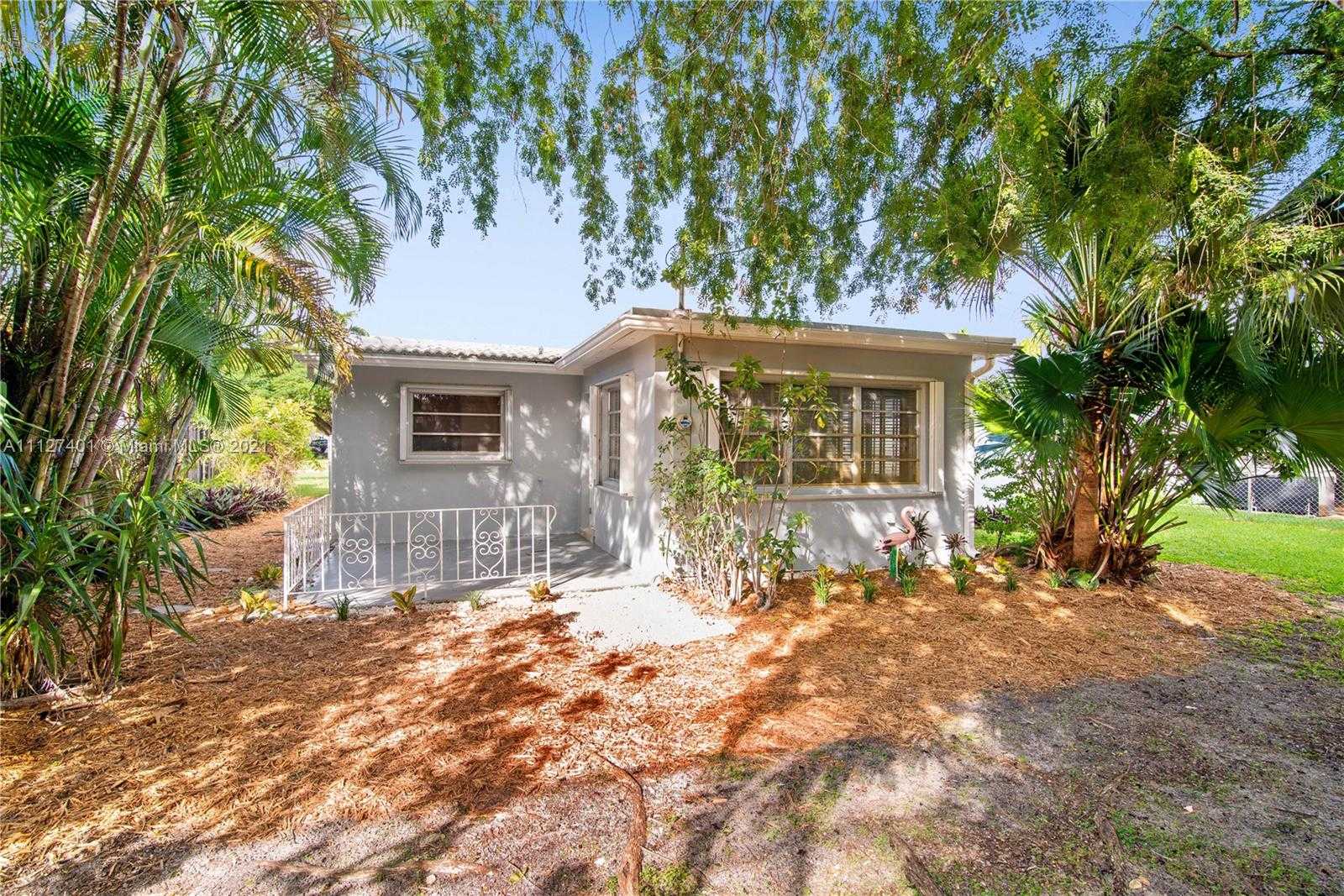 Small Image of 3234 Pierce St, Hollywood, FL 33021, USA Number 17