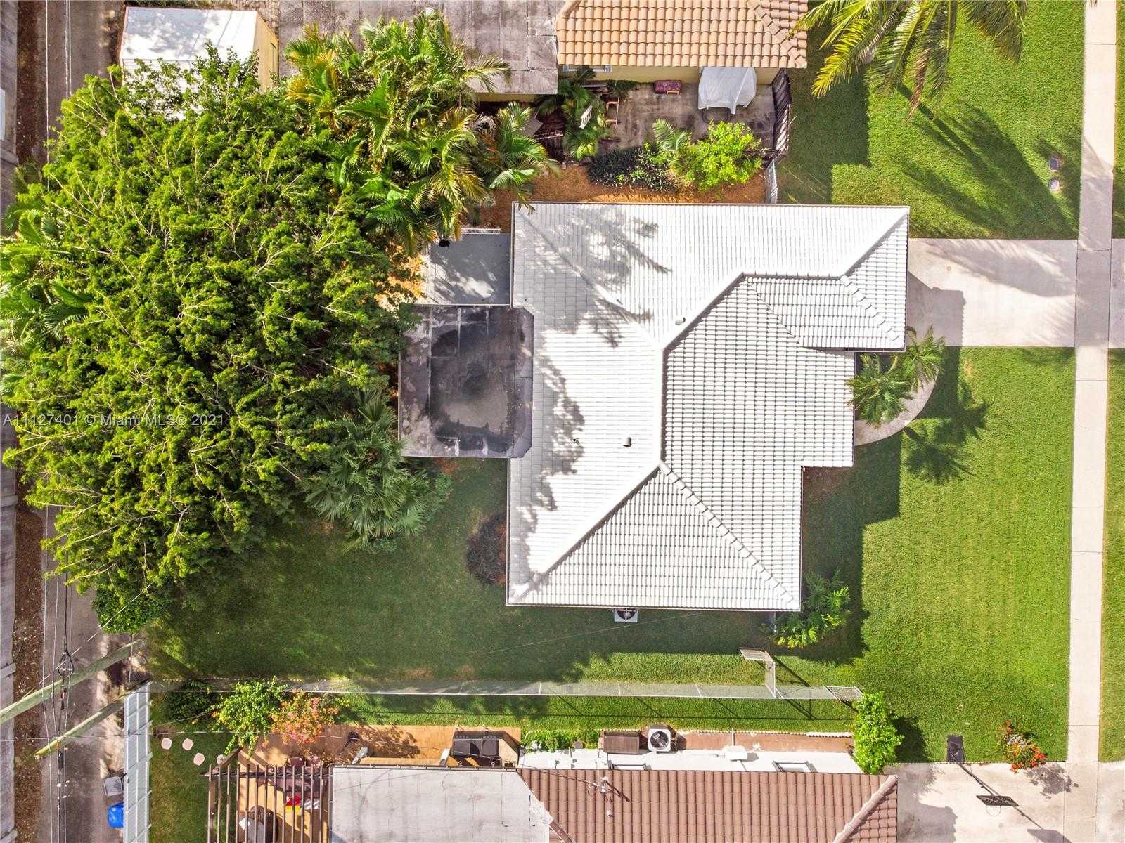 Small Image of 3234 Pierce St, Hollywood, FL 33021, USA Number 18