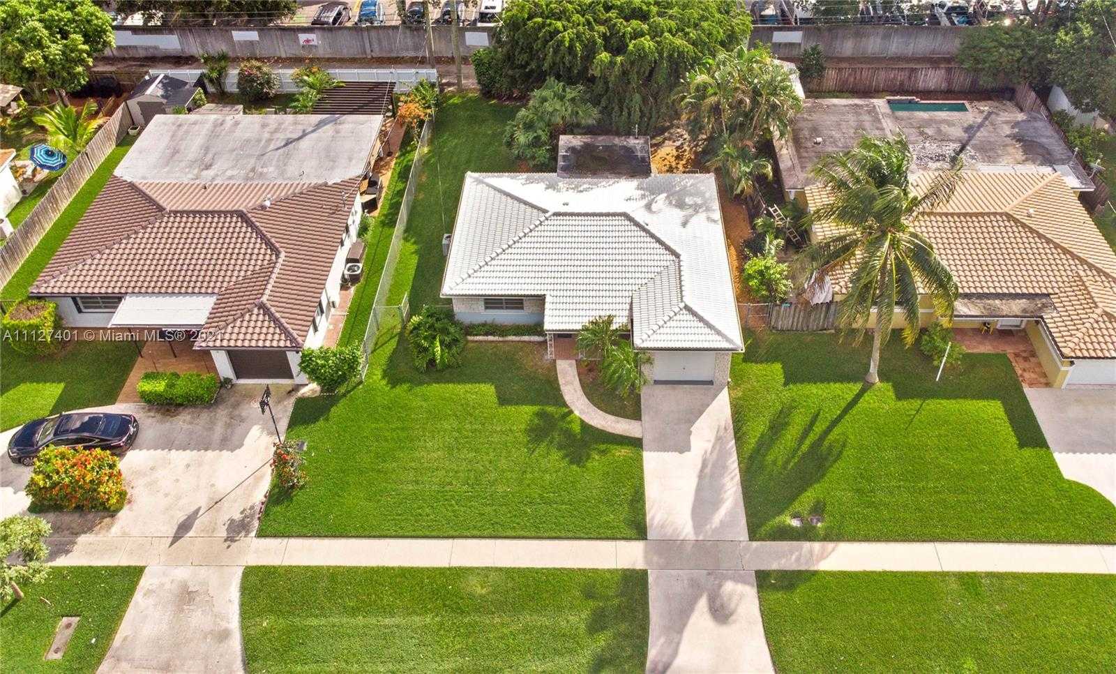 Small Image of 3234 Pierce St, Hollywood, FL 33021, USA Number 19