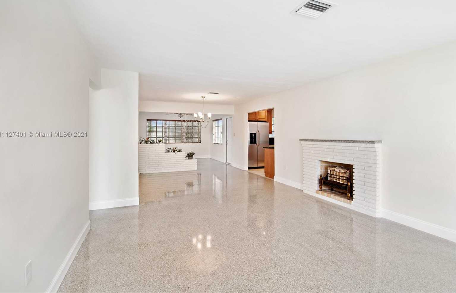 Small Image of 3234 Pierce St, Hollywood, FL 33021, USA Number 2