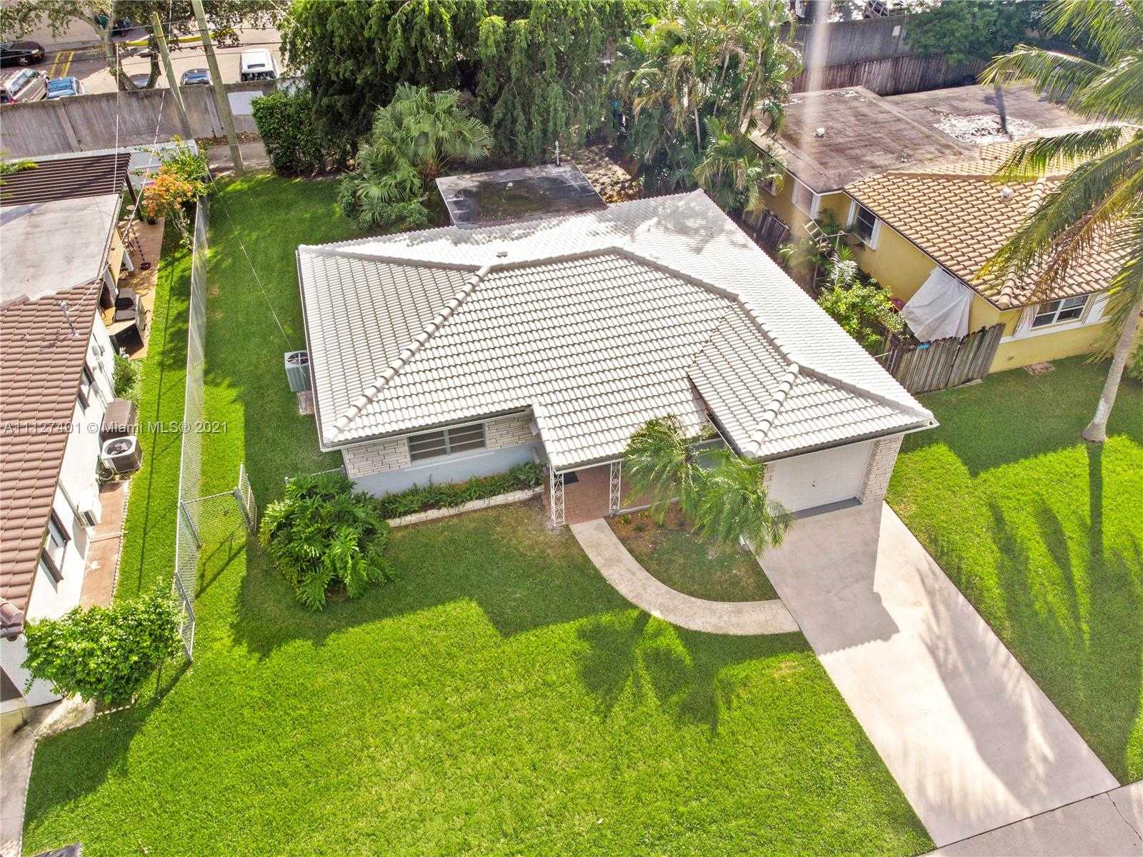 Small Image of 3234 Pierce St, Hollywood, FL 33021, USA Number 21
