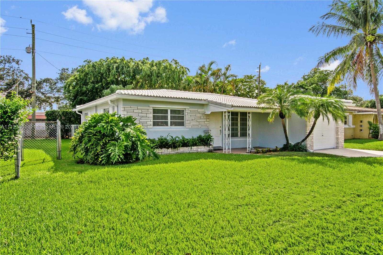 Small Image of 3234 Pierce St, Hollywood, FL 33021, USA Number 22