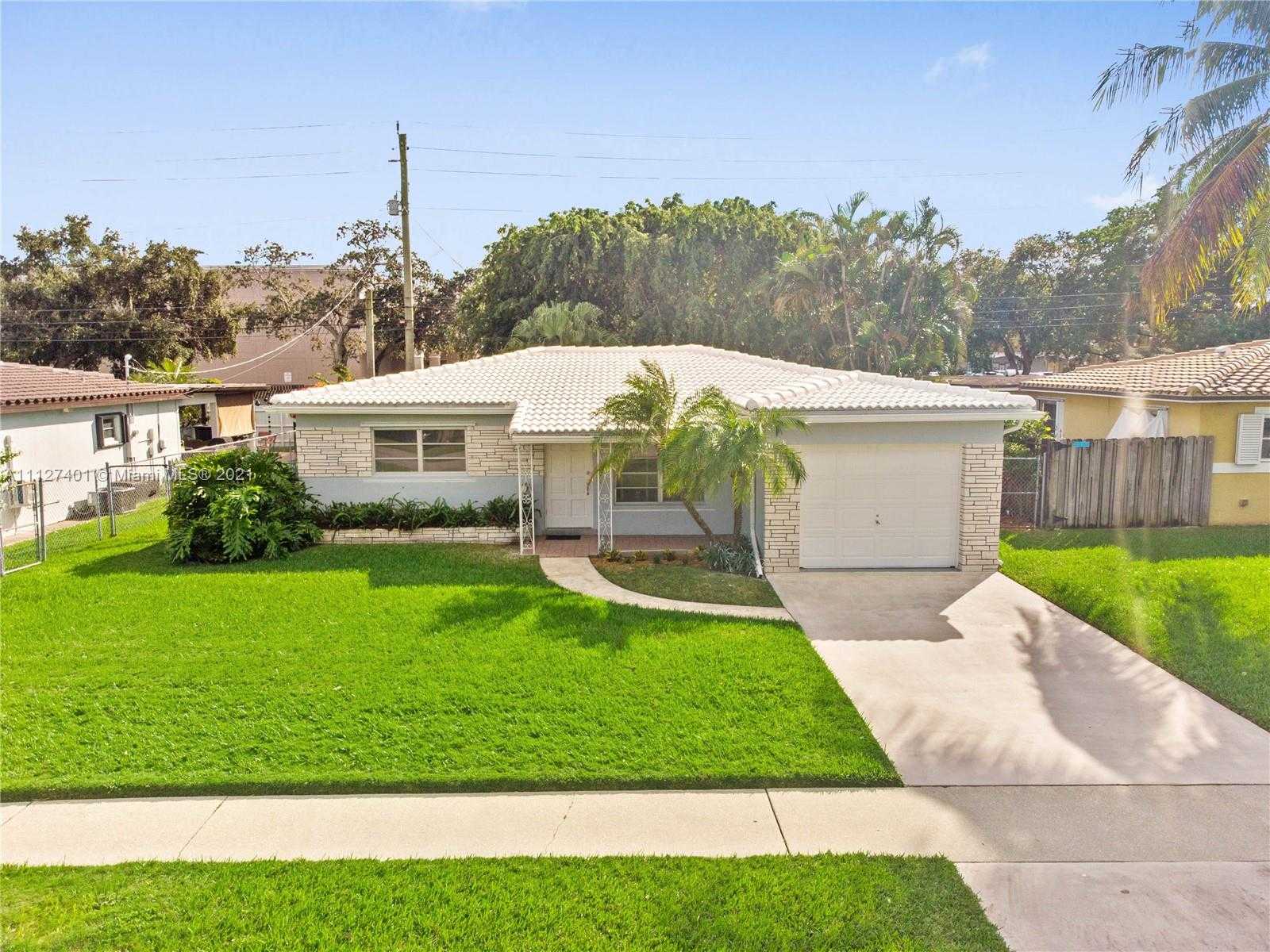 Small Image of 3234 Pierce St, Hollywood, FL 33021, USA Number 23