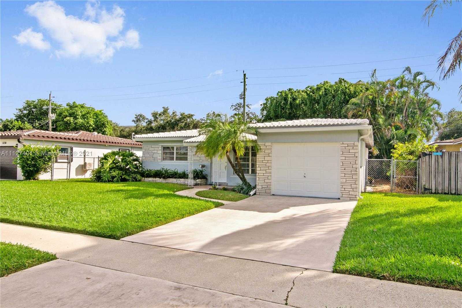 Small Image of 3234 Pierce St, Hollywood, FL 33021, USA Number 25