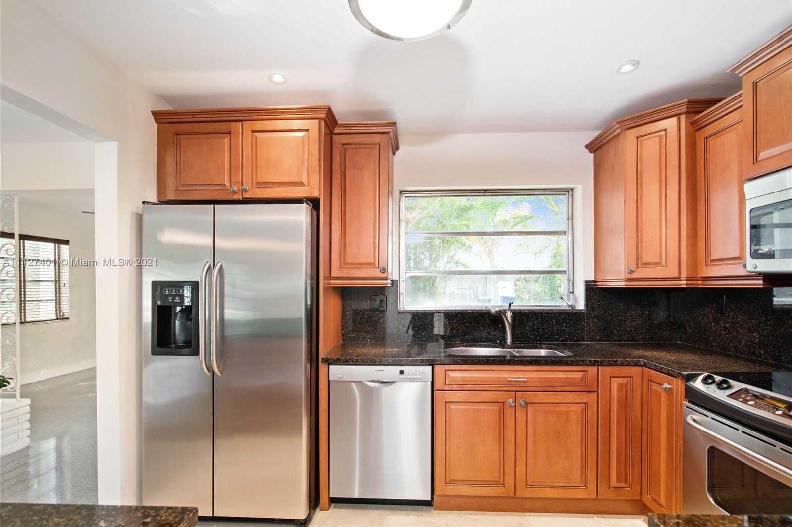 Small Image of 3234 Pierce St, Hollywood, FL 33021, USA Number 7