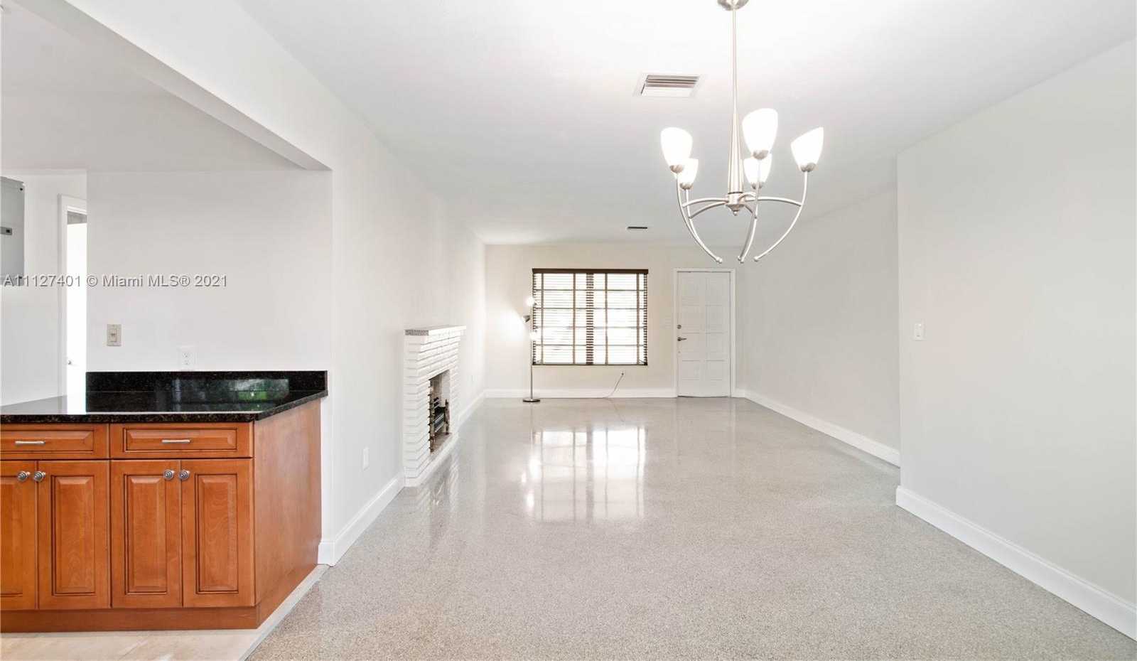 Small Image of 3234 Pierce St, Hollywood, FL 33021, USA Number 9