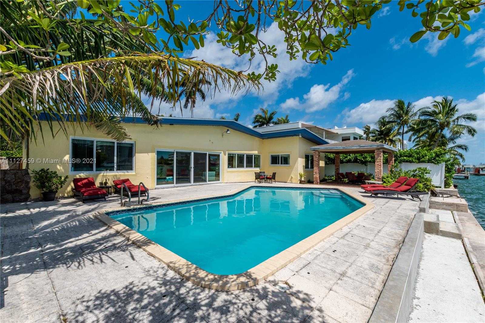 Small Image of 7701 Beach View Dr, North Bay Village, FL 33141, USA Number 23