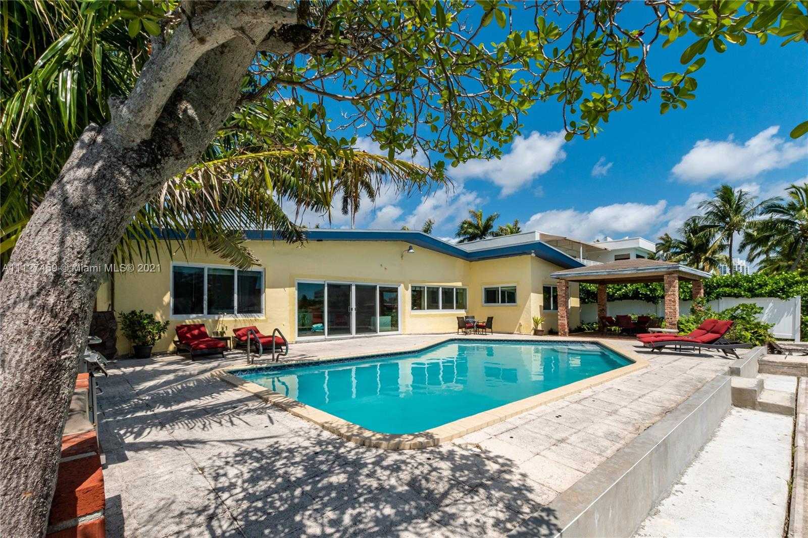 Small Image of 7701 Beach View Dr, North Bay Village, FL 33141, USA Number 33