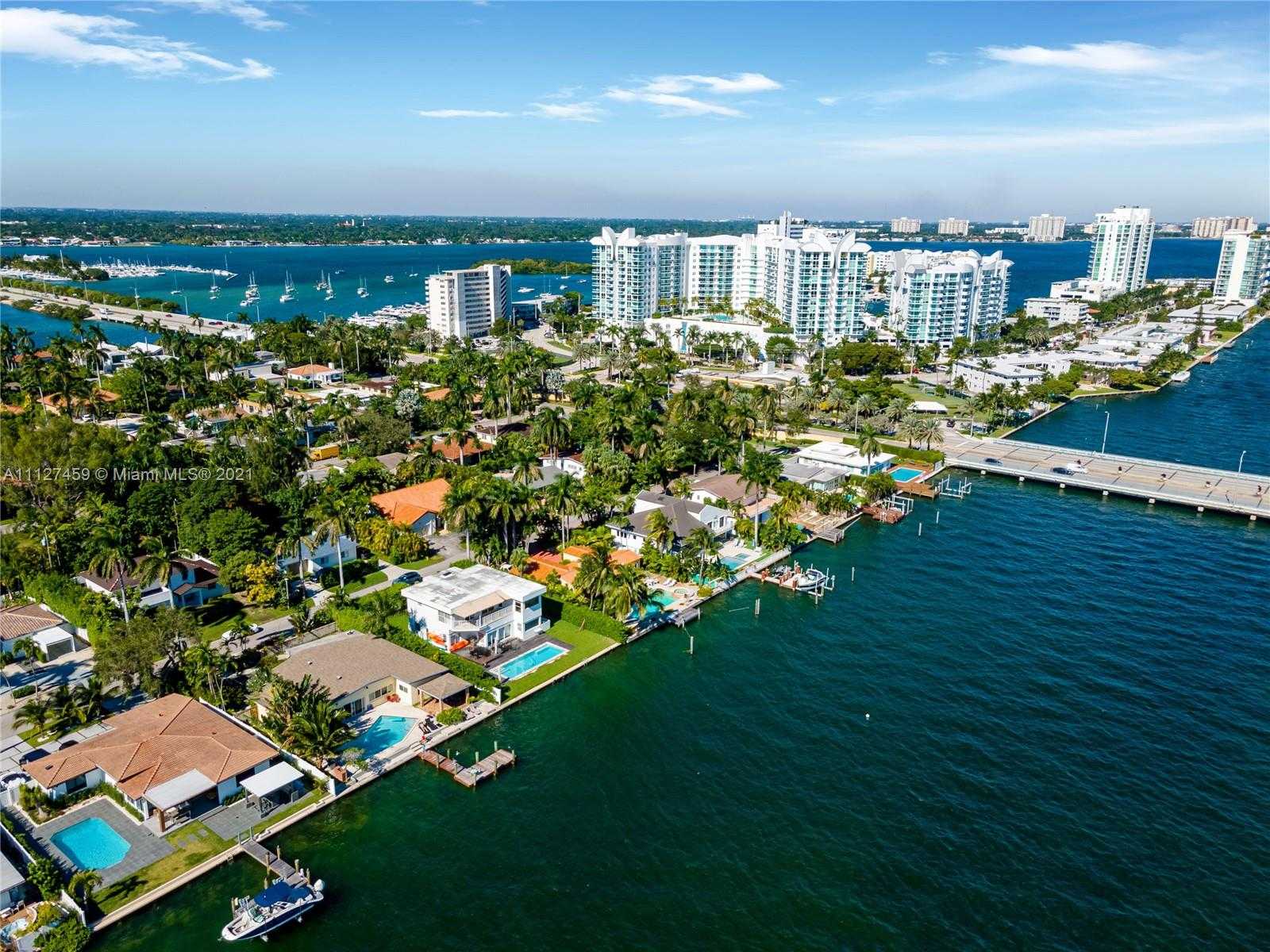 Small Image of 7701 Beach View Dr, North Bay Village, FL 33141, USA Number 37