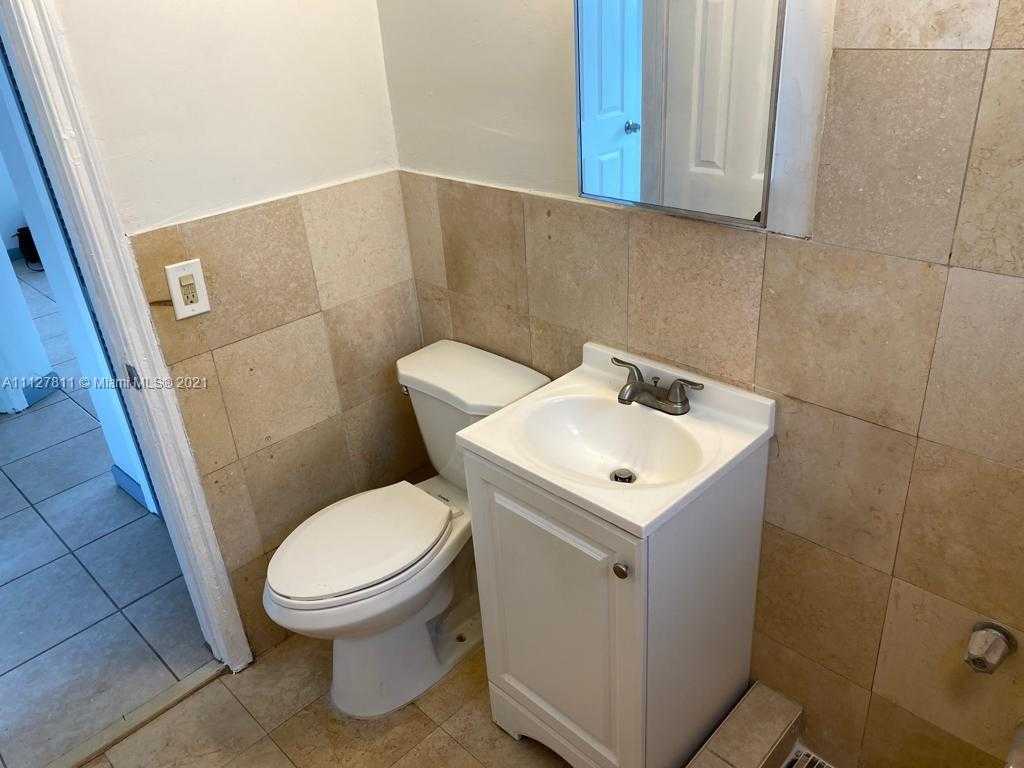 Small Image of 811 NW 116th St, Miami, FL 33168, USA Number 18