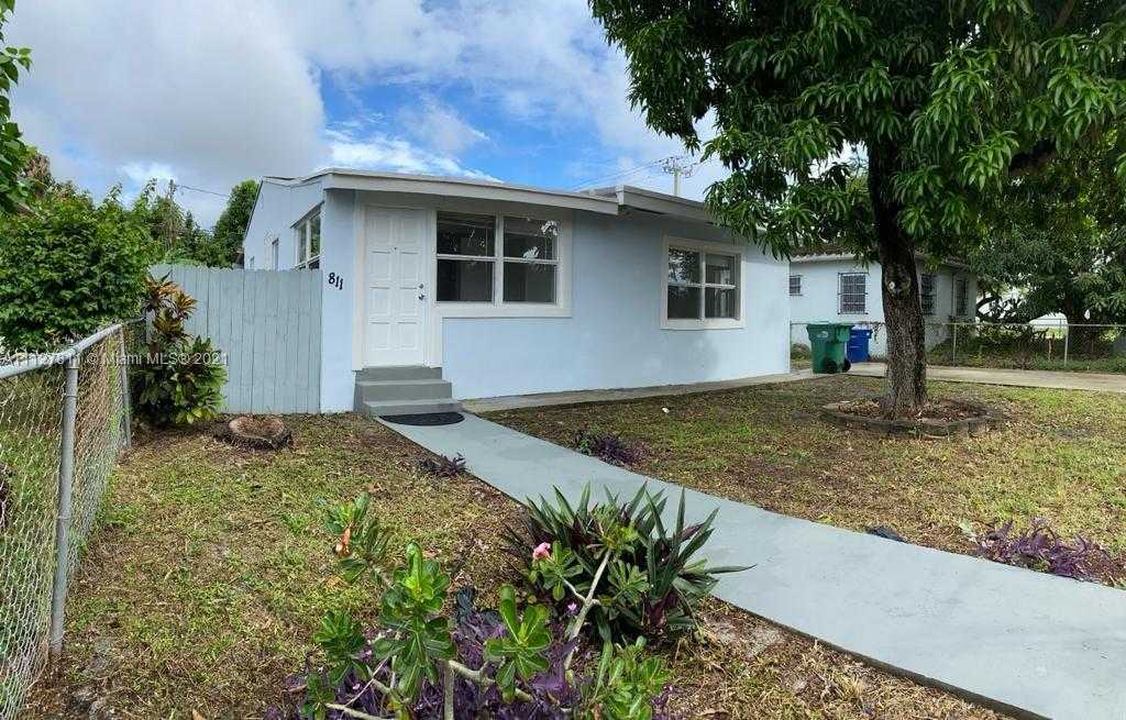 Small Image of 811 NW 116th St, Miami, FL 33168, USA Number 2
