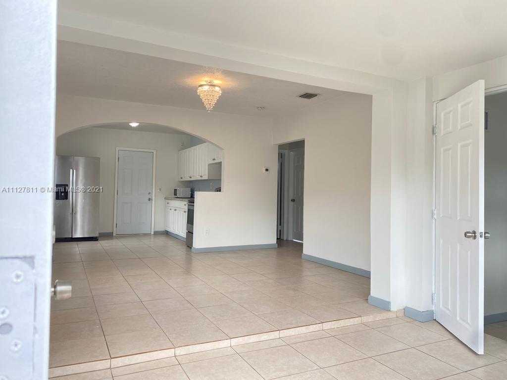 Small Image of 811 NW 116th St, Miami, FL 33168, USA Number 7