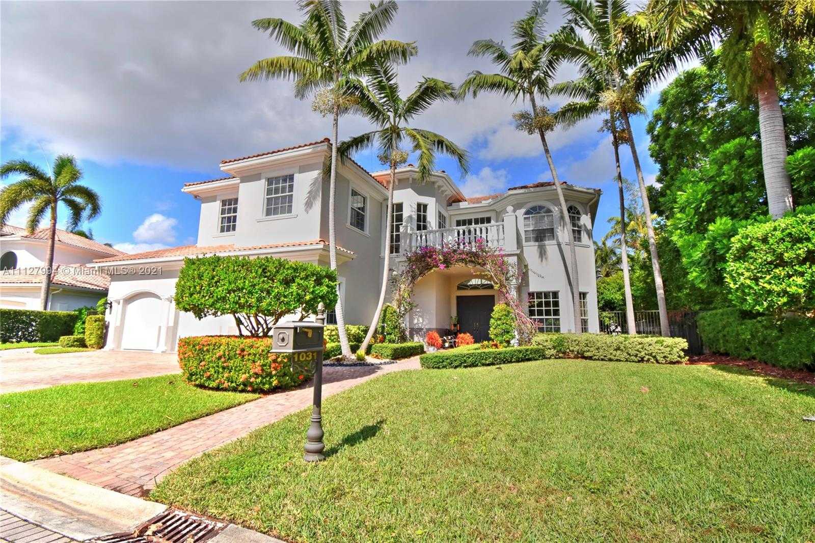 Small Image of 1031 Harbor Ct, Hollywood, FL 33019, USA Number 13