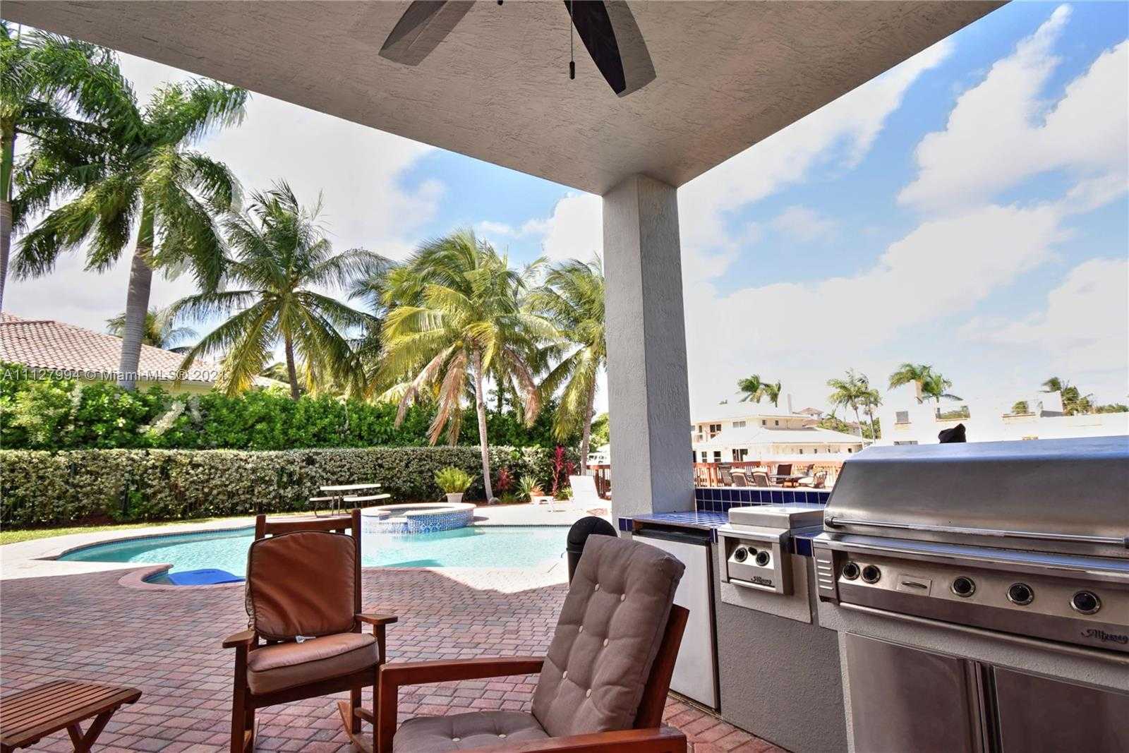 Small Image of 1031 Harbor Ct, Hollywood, FL 33019, USA Number 19