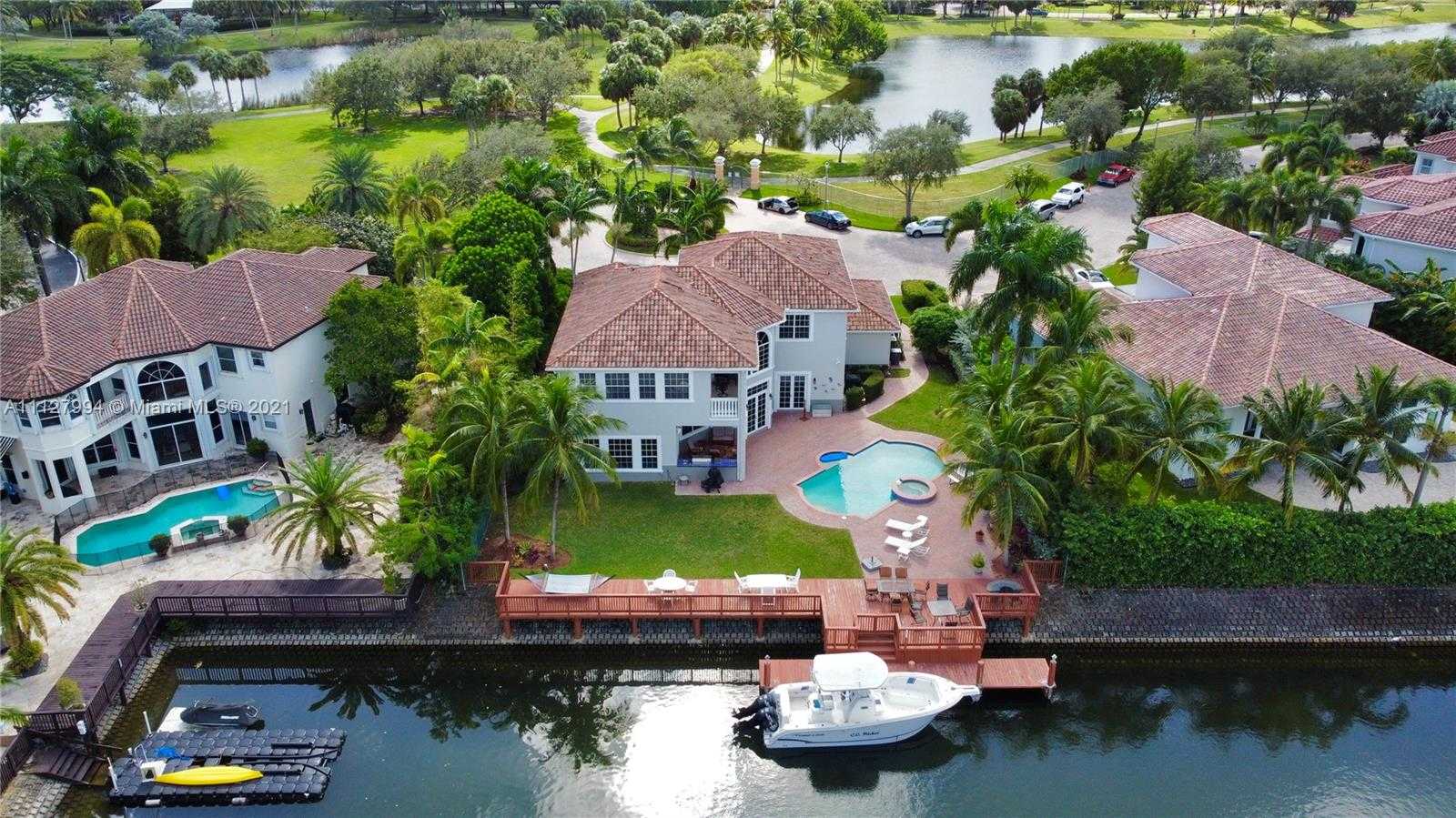 Small Image of 1031 Harbor Ct, Hollywood, FL 33019, USA Number 26